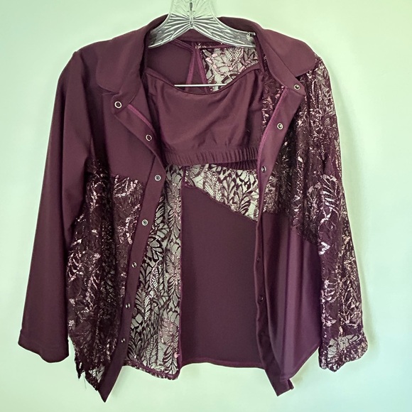 Button down top, pants, sports bra - 3-piece set - Picture 3 of 10